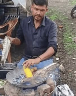 CM bought a corn cob from a differently-abled vendor