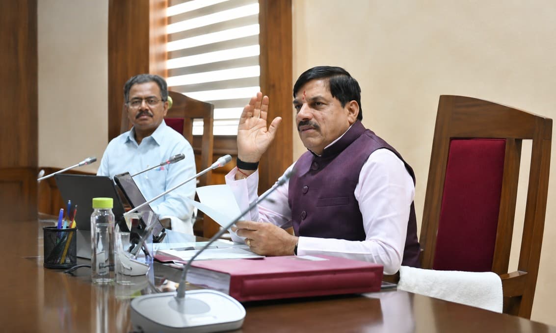 युवाओं को साधने के लिए मोहन सरकार का मास्टरस्ट्रोक! शिक्षा विभाग में होगी 10 हजार शिक्षकों की बंपर भर्ती